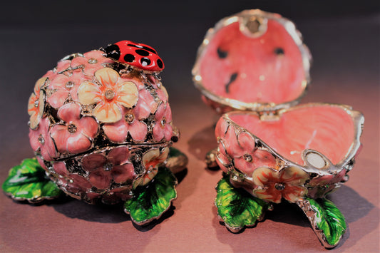 Hydrangea Trinket Box with a Lady Bug