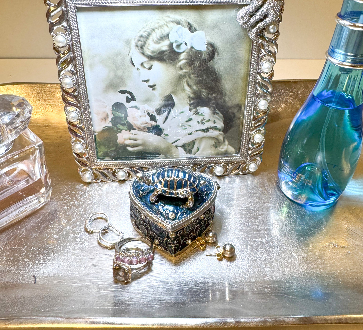 Heart Shaped Trinket Box With a Turtle