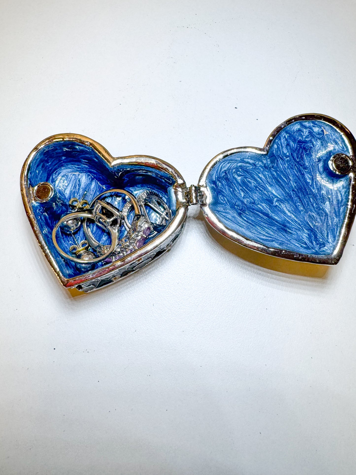 Heart Shaped Trinket Box With a Turtle