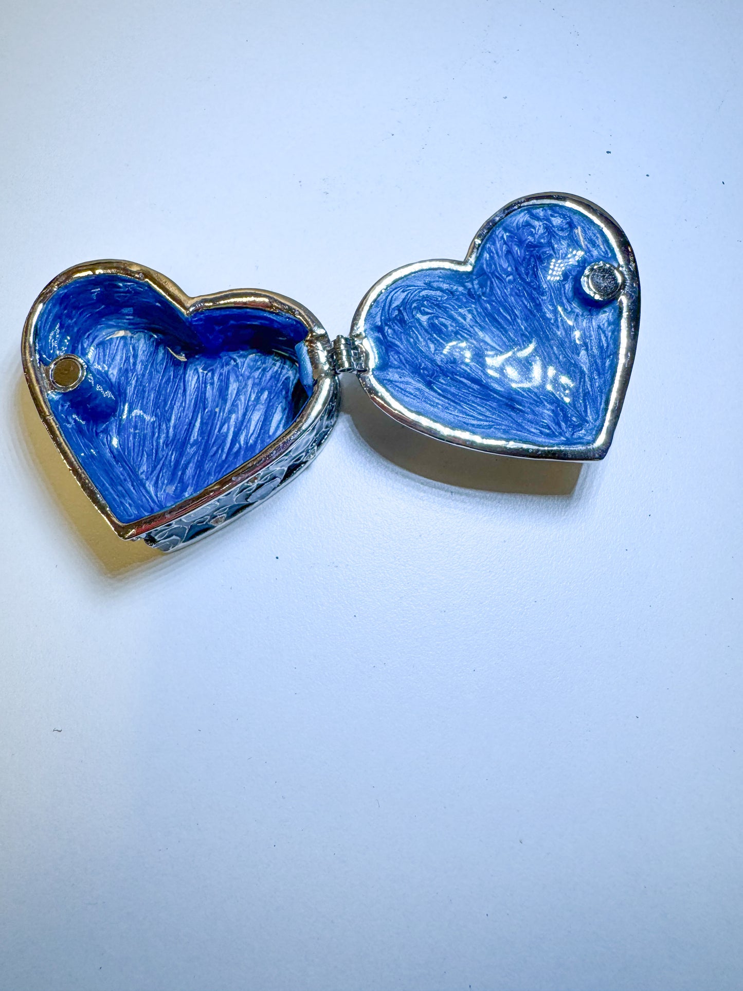 Heart Shaped Trinket Box With a Turtle