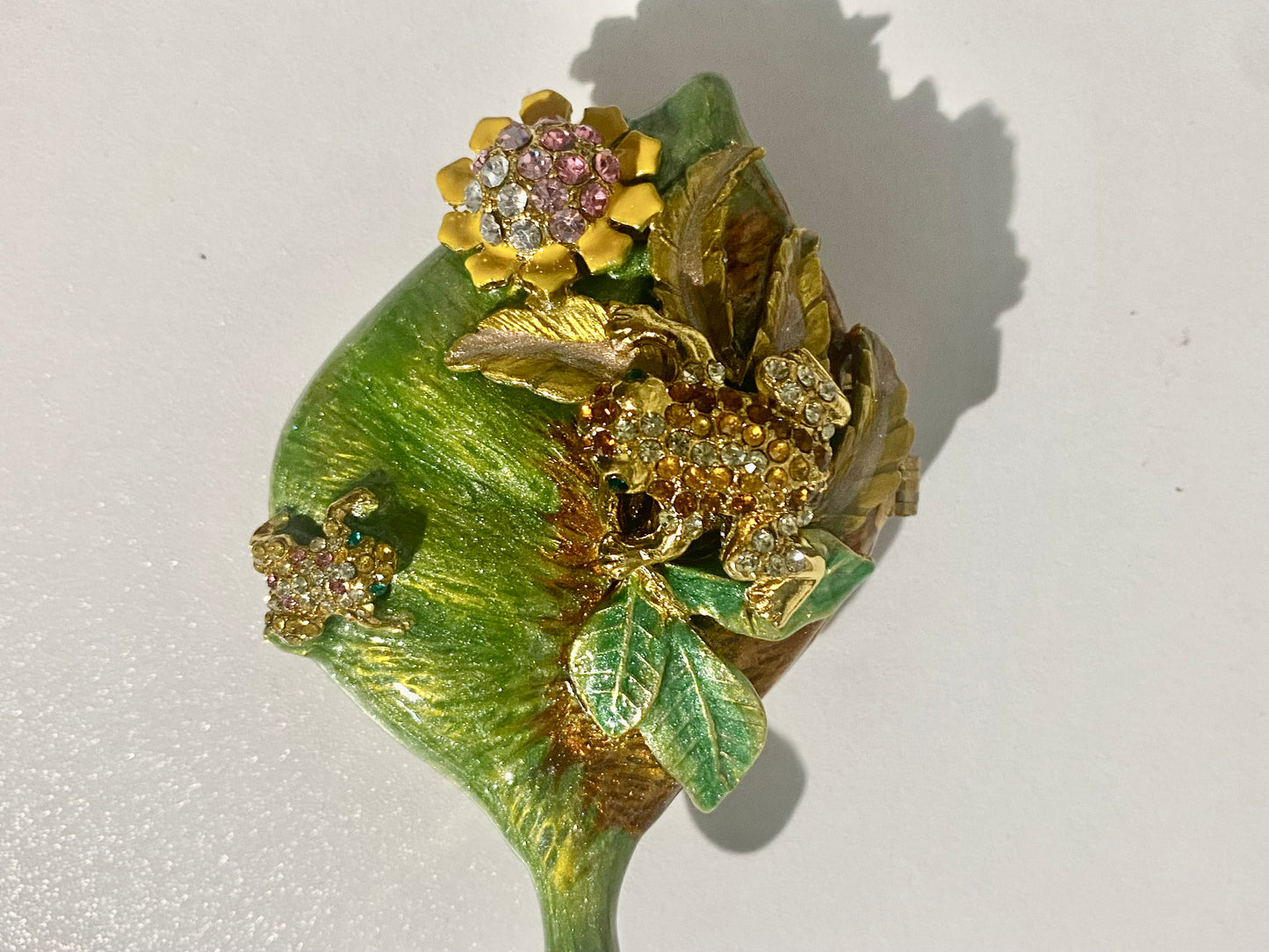 Light Green Frogs On A Leaf Trinket Box