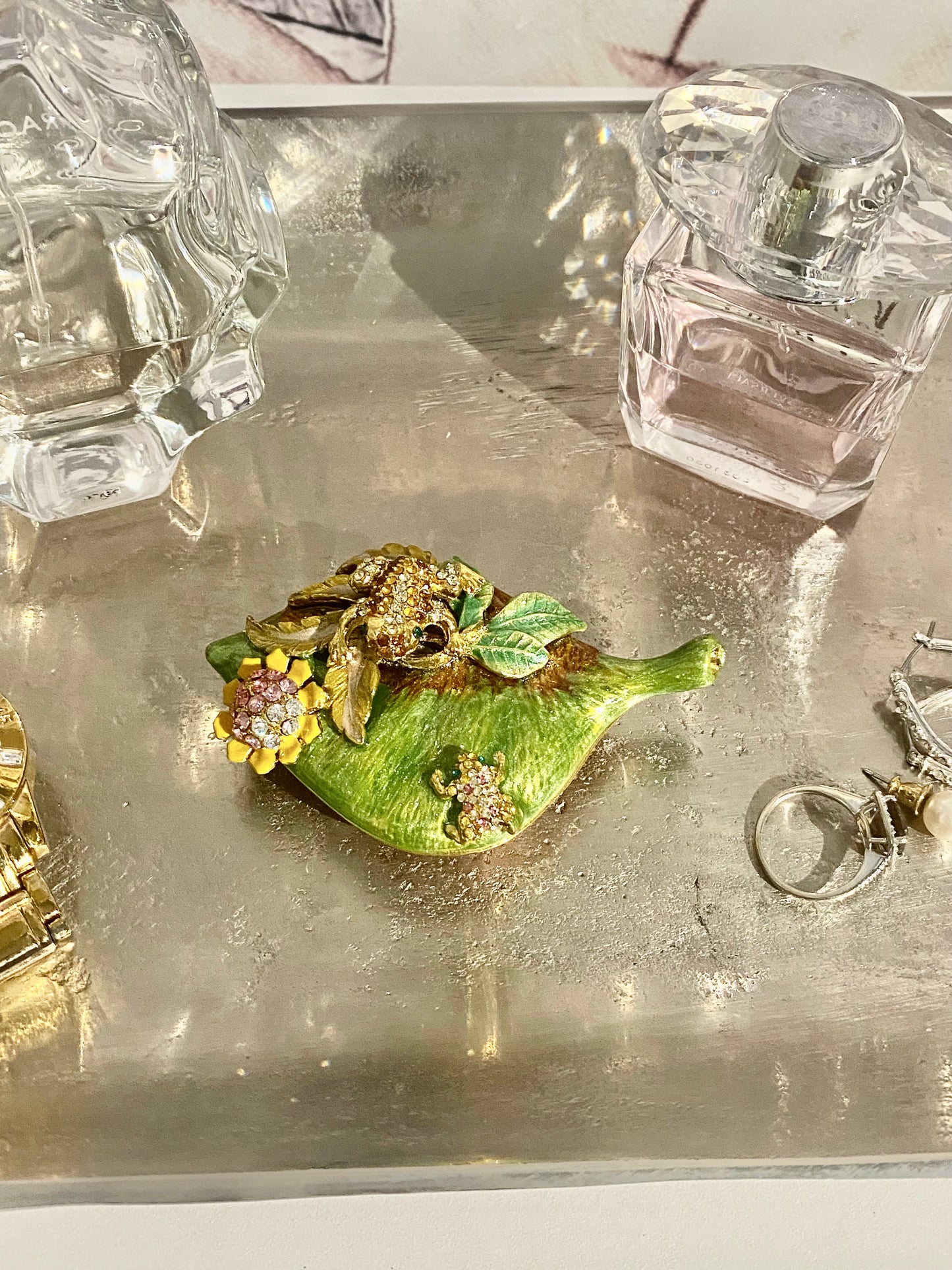 Light Green Frogs On A Leaf Trinket Box