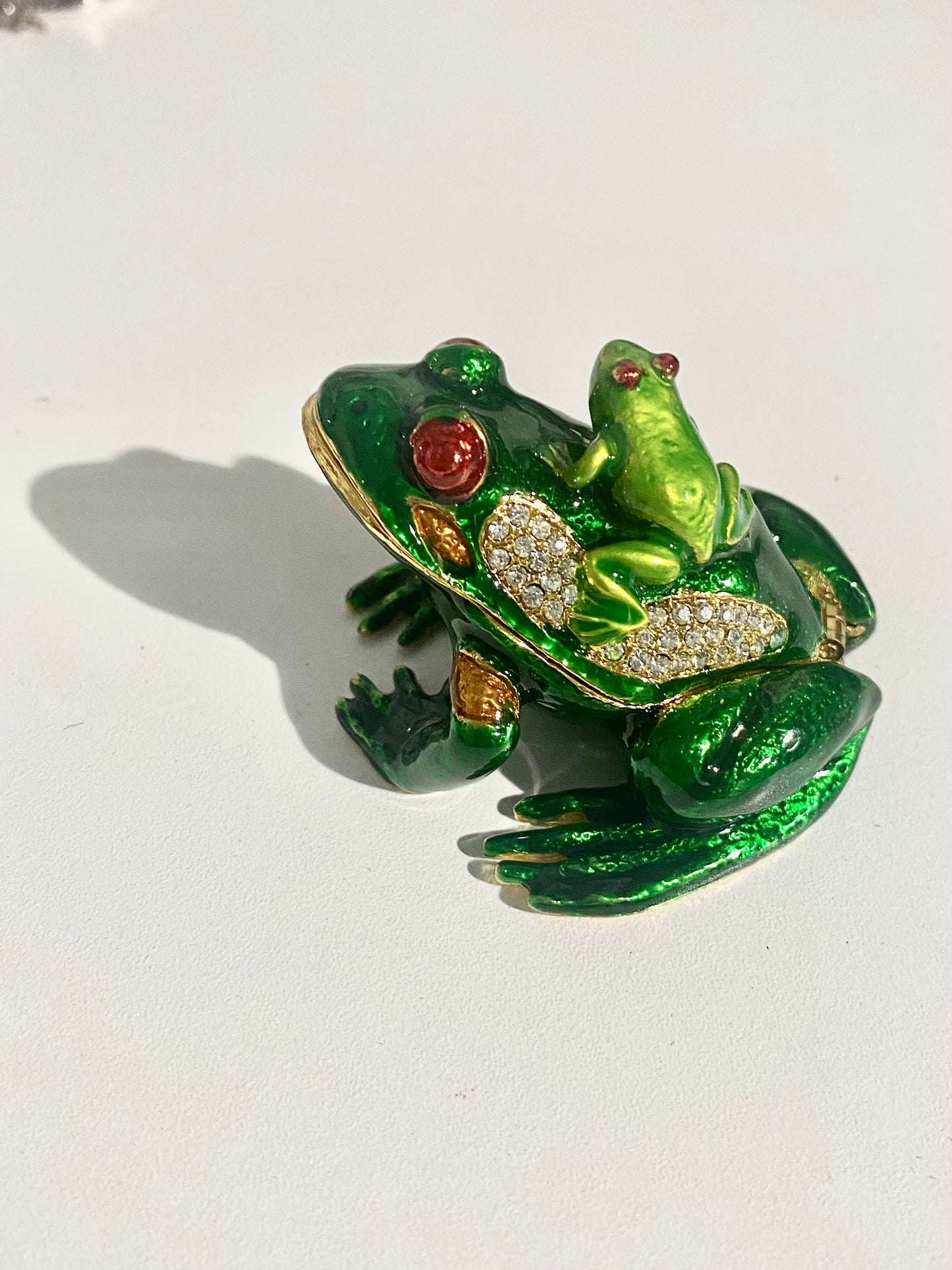 dark green frog trinket box
