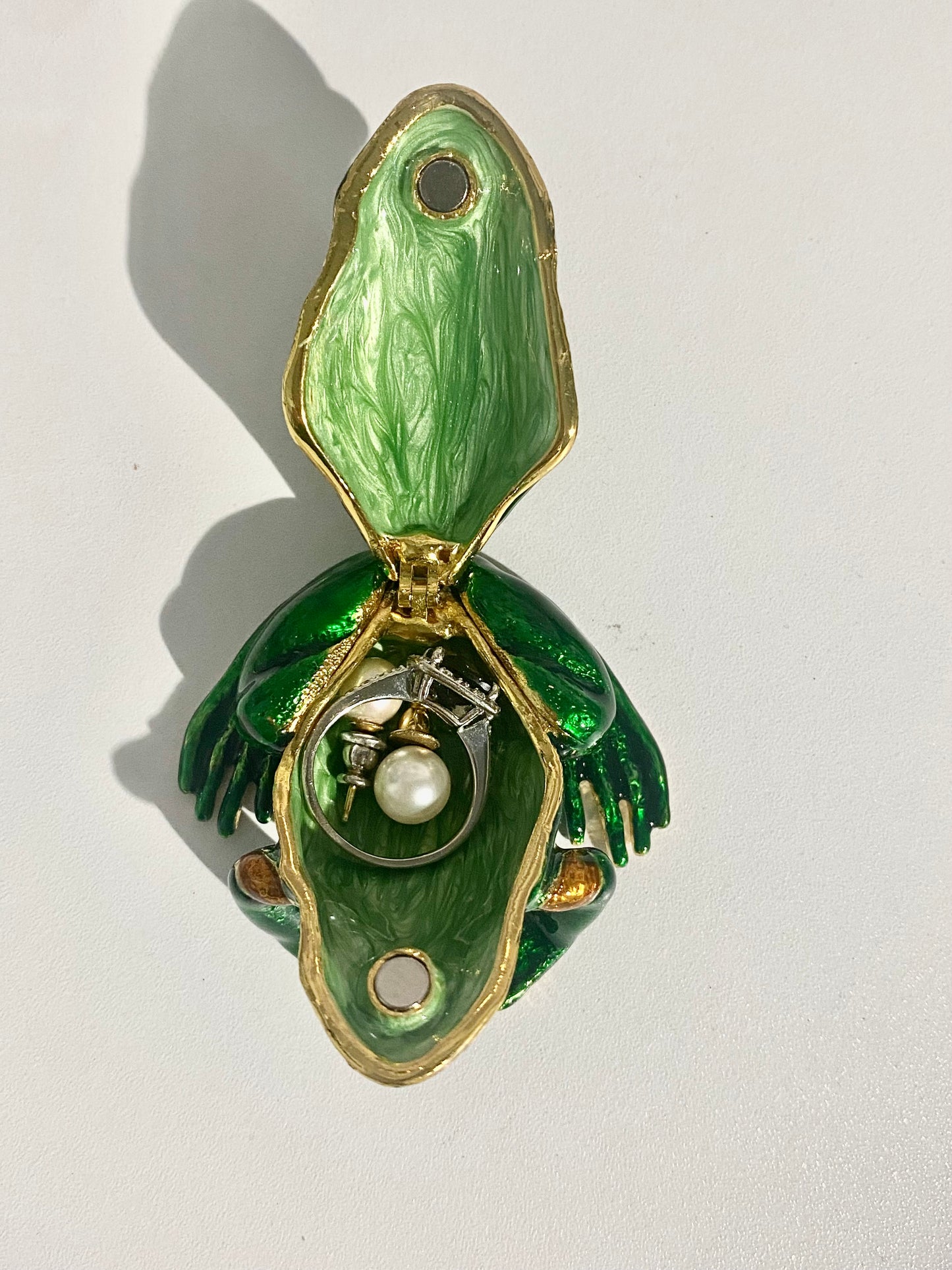 dark green frog trinket box