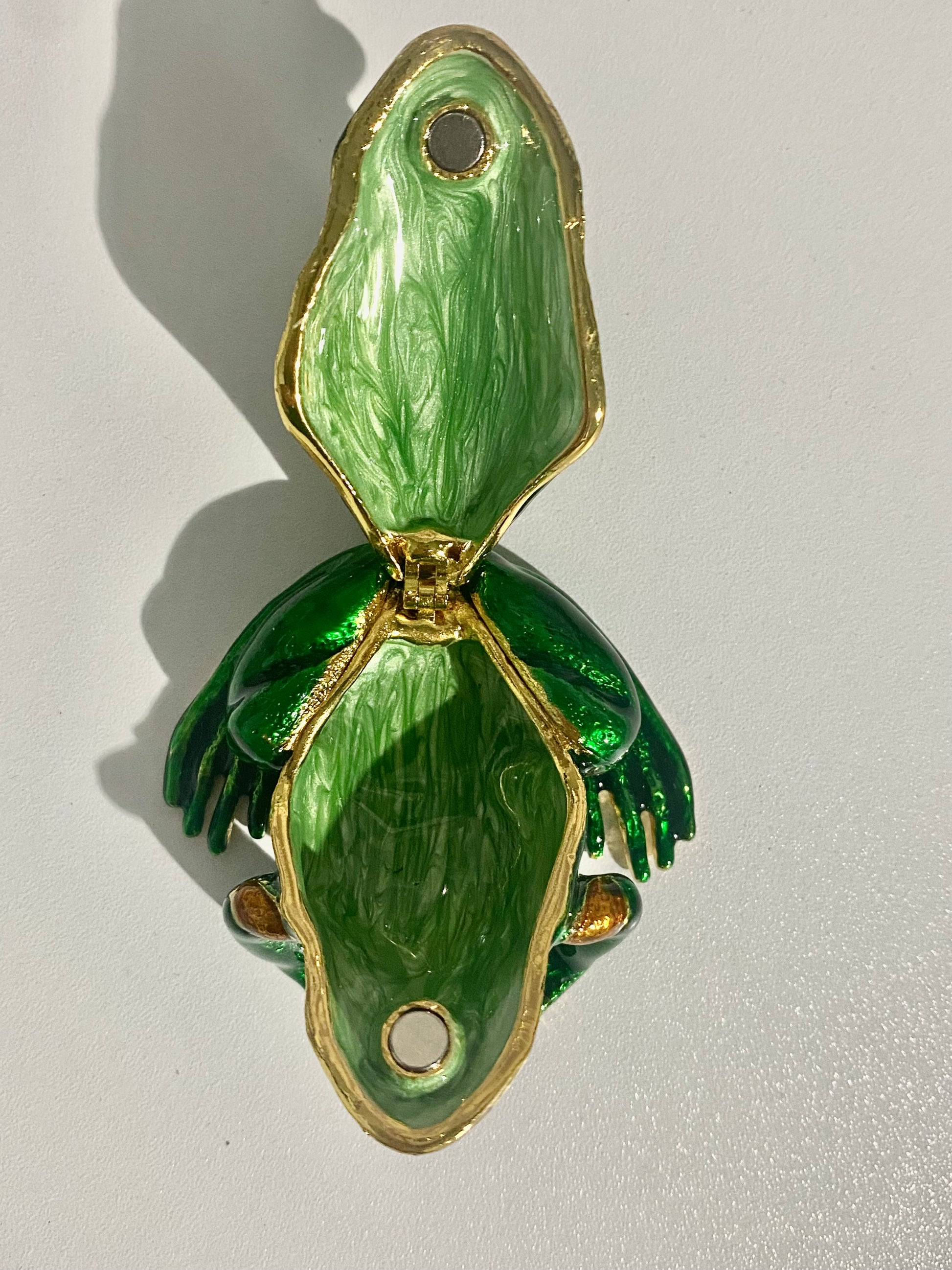 dark green frog trinket box