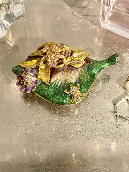 Dark Green Frogs On A Leaf Trinket Box