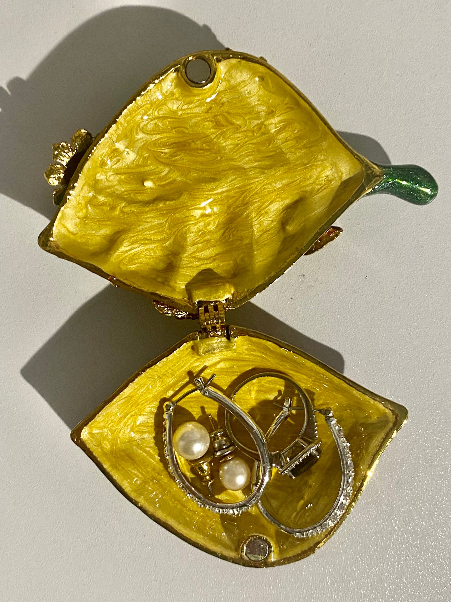 Dark Green Frogs On A Leaf Trinket Box