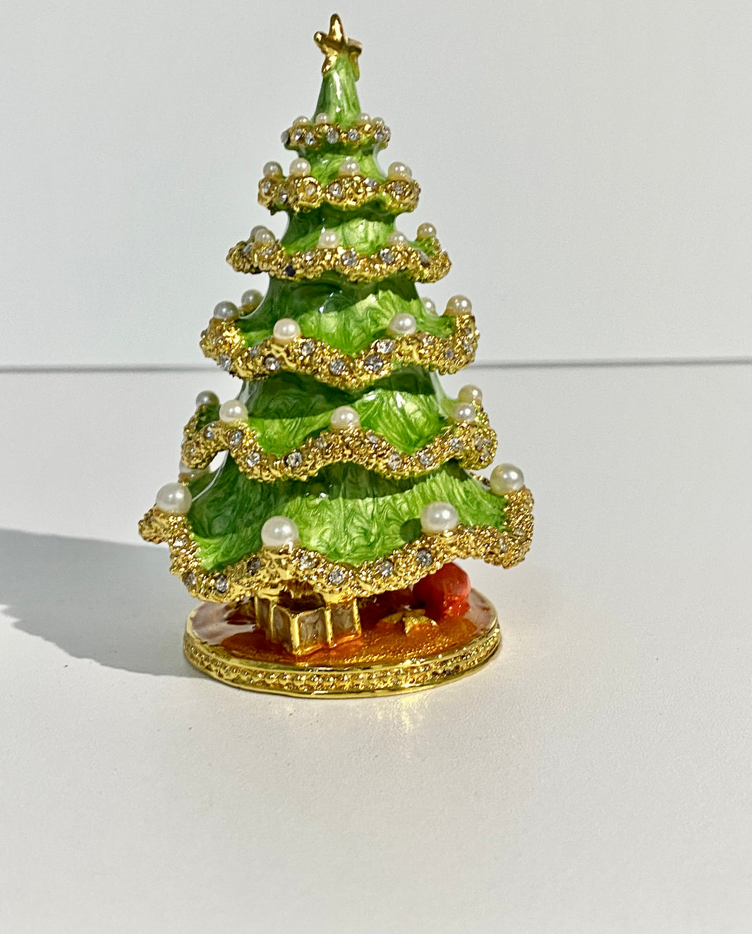 The Red Tree Trinket main image 1